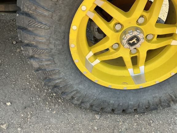 2023 John Deere XUV835R ATV
