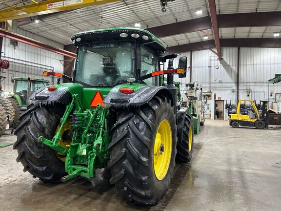 2018 John Deere 7210R Tractor