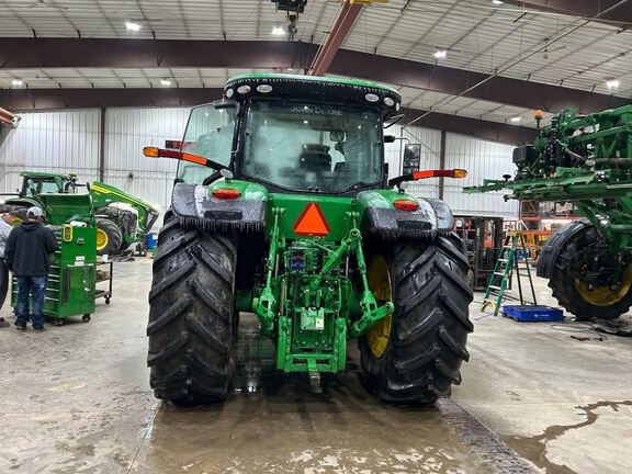 2018 John Deere 7210R Tractor