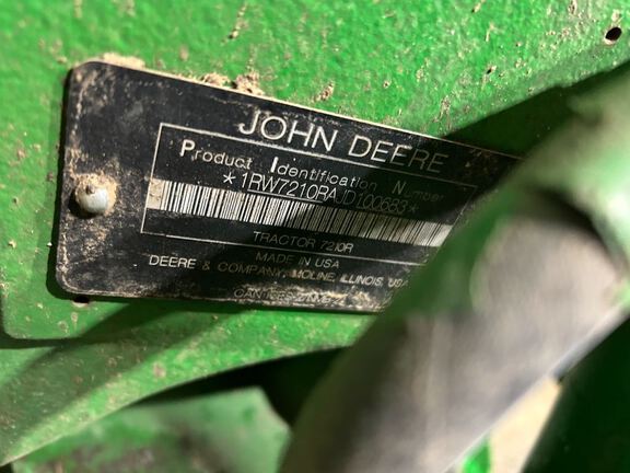 2018 John Deere 7210R Tractor