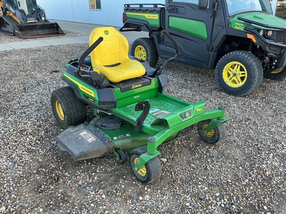 2024 John Deere Z325E Mower/Zero Turn
