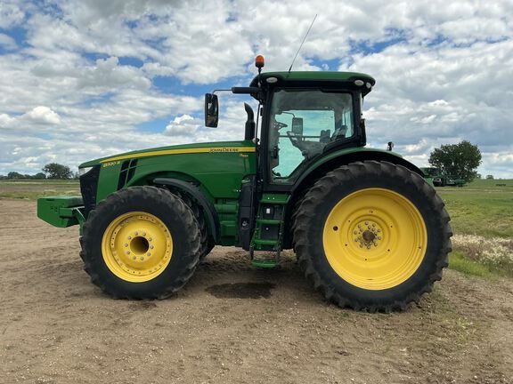 2017 John Deere 8320R Tractor