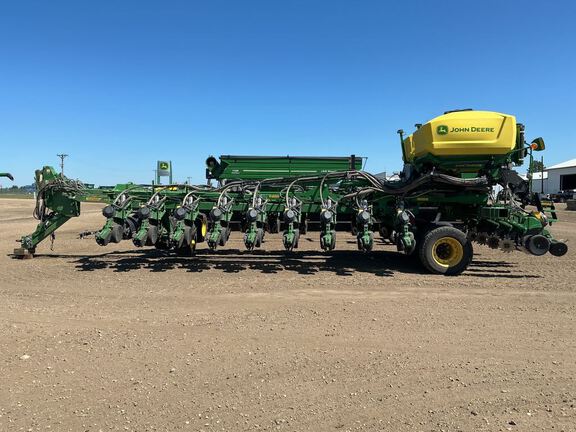 2021 John Deere DB60 Planter