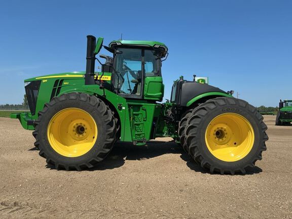 2022 John Deere 9R 590 Tractor 4WD
