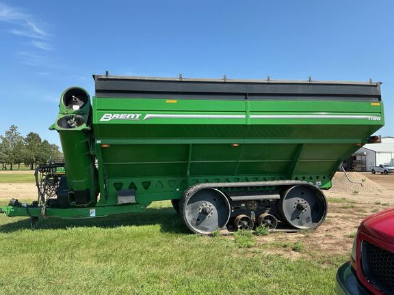 2014 Brent 1196 Grain Cart