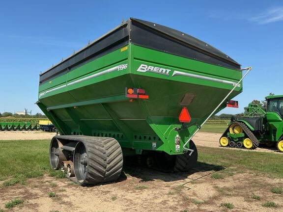 2014 Brent 1196 Grain Cart