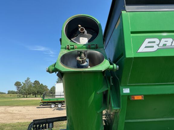 2014 Brent 1196 Grain Cart