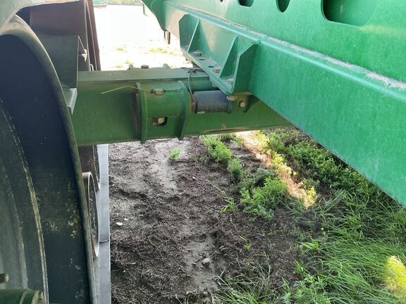 2014 Brent 1196 Grain Cart