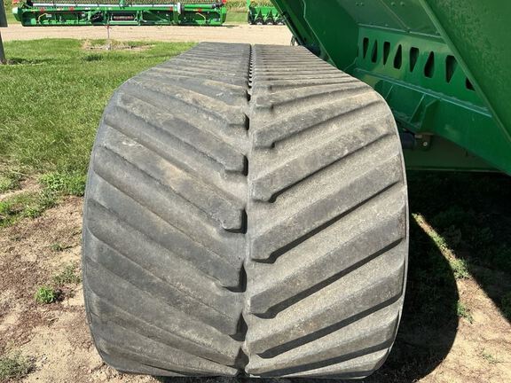 2014 Brent 1196 Grain Cart