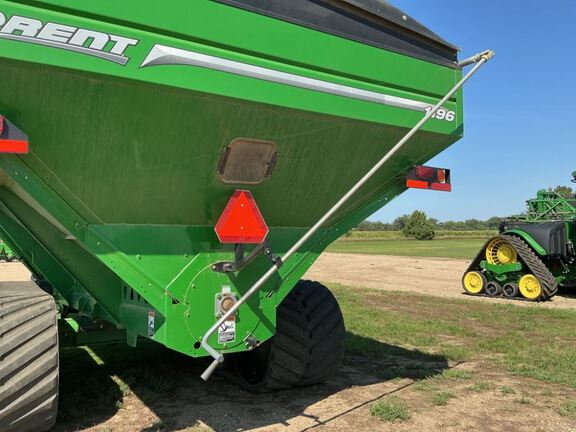 2014 Brent 1196 Grain Cart