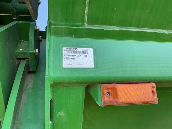 2014 Brent 1196 Grain Cart