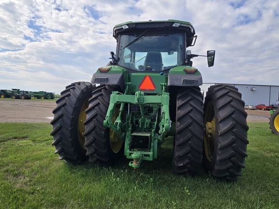 2025 John Deere 8R 250 Tractor