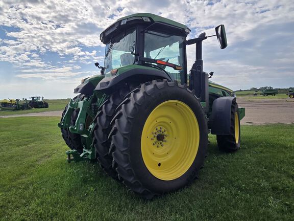 2025 John Deere 8R 250 Tractor
