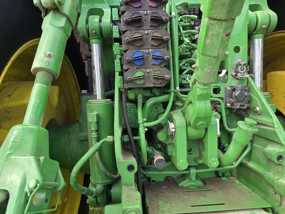2025 John Deere 8R 250 Tractor