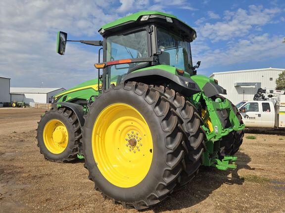 2025 John Deere 8R 250 Tractor