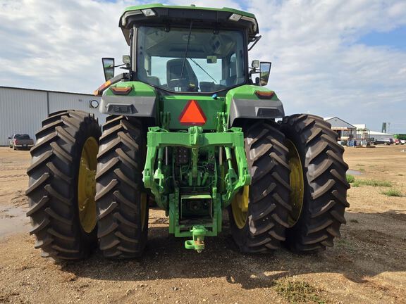 2025 John Deere 8R 250 Tractor