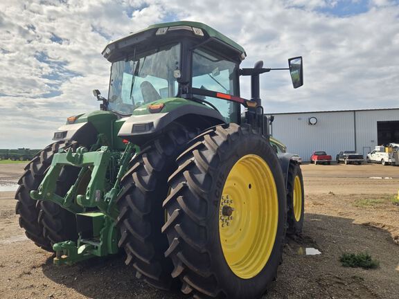2025 John Deere 8R 250 Tractor