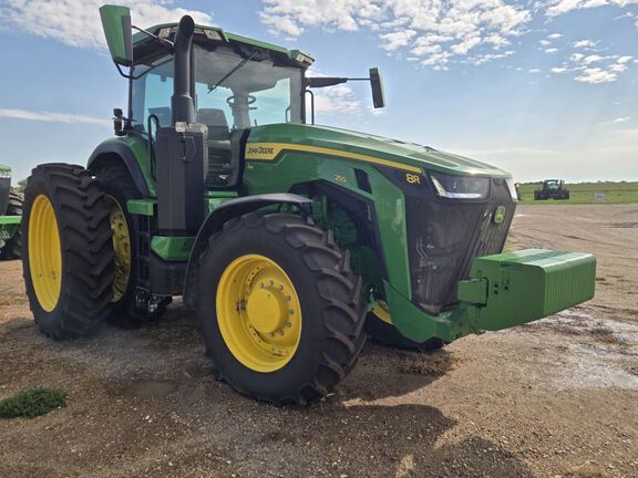 2025 John Deere 8R 250 Tractor