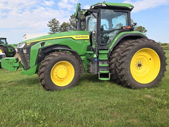 2025 John Deere 8R 250 Tractor