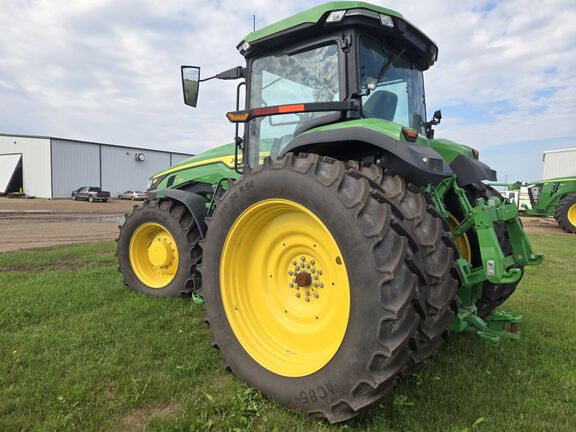 2025 John Deere 8R 250 Tractor