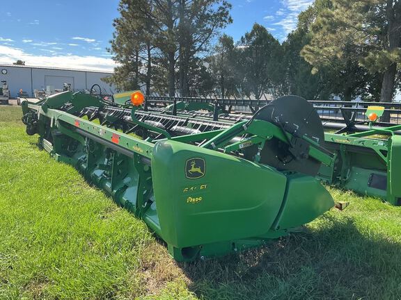 2012 John Deere 640FD Header Combine