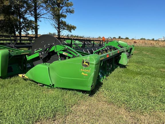 2012 John Deere 640FD Header Combine
