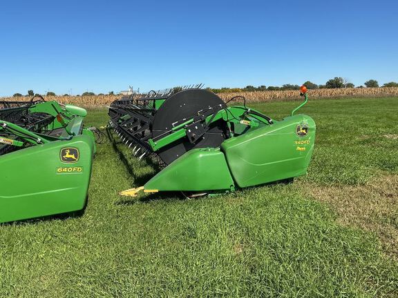 2012 John Deere 640FD Header Combine