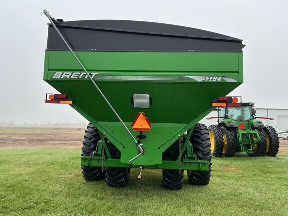 2008 Brent 1194 Grain Cart