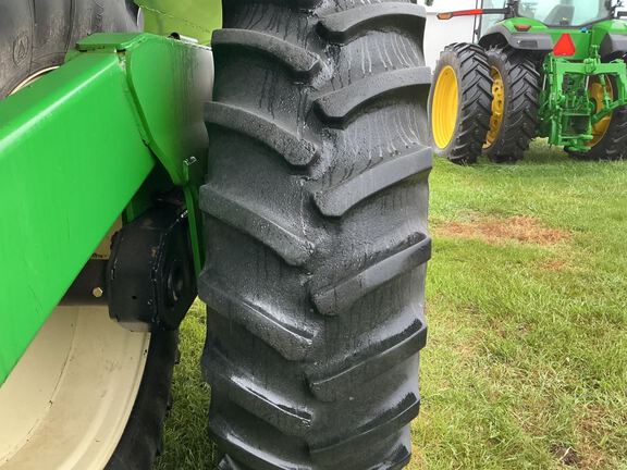 2008 Brent 1194 Grain Cart