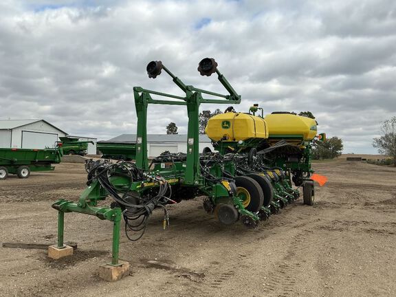 2008 John Deere 1770NT Planter