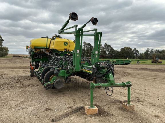 2008 John Deere 1770NT Planter