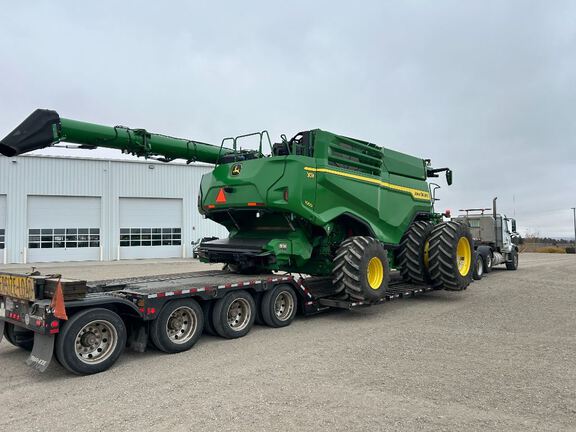 2026 John Deere X9 1000 Combine