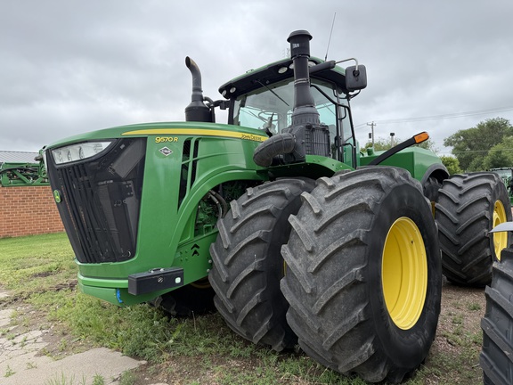 2015 John Deere 9570R Tractor 4WD
