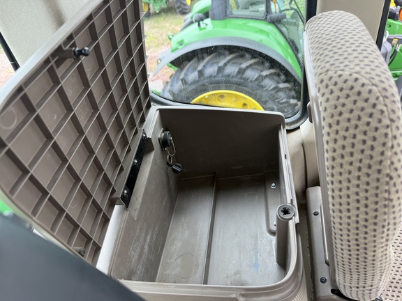 2015 John Deere 9570R Tractor 4WD