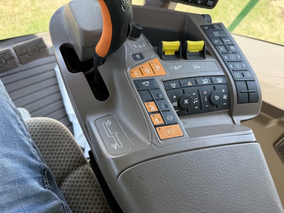 2019 John Deere S780 Combine