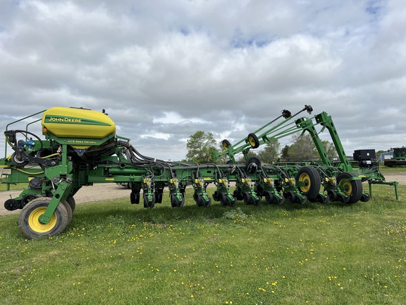 2010 John Deere 1770NT CCS Planter