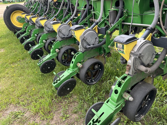 2010 John Deere 1770NT CCS Planter