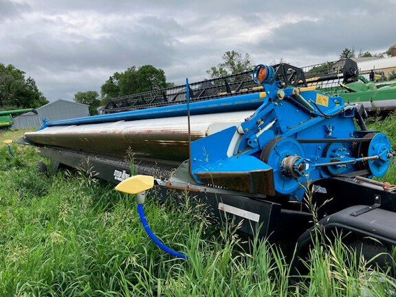 2012 Shelbourne CVS 32 Header Combine