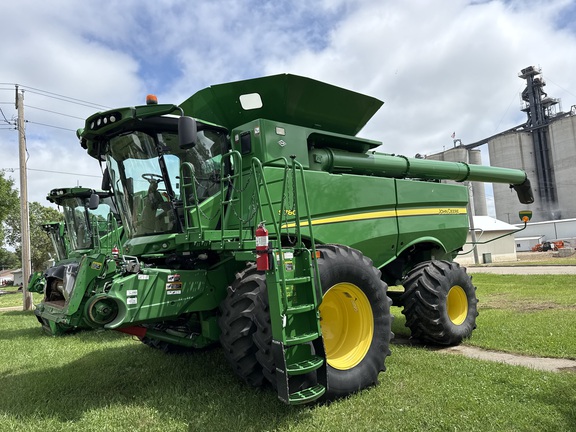 2018 John Deere S780 Combine