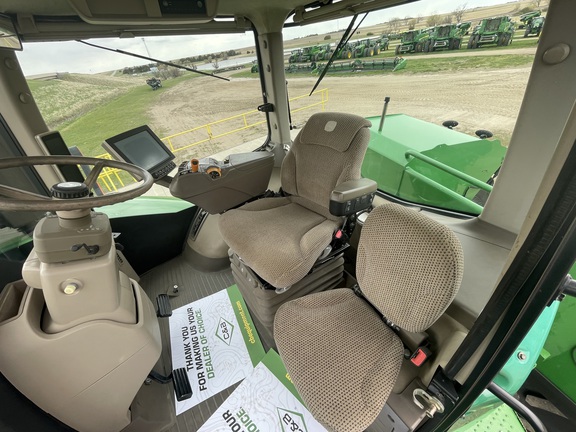 2015 John Deere 9570R Tractor 4WD