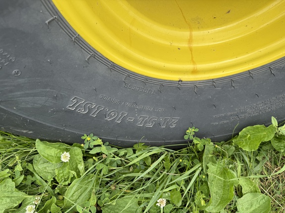 2022 John Deere 560R Baler/Round