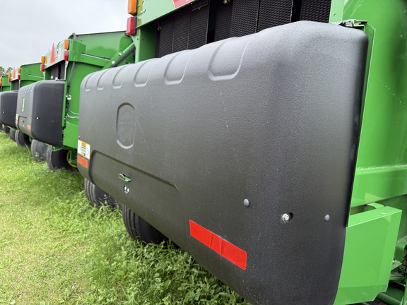 2022 John Deere 560R Baler/Round