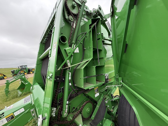 2022 John Deere 560R Baler/Round