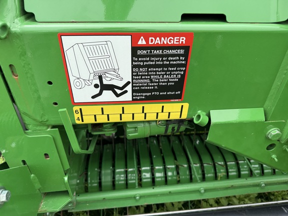 2022 John Deere 560R Baler/Round