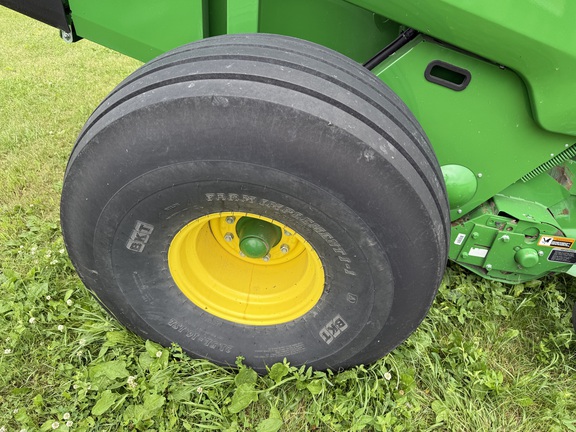 2022 John Deere 560R Baler/Round