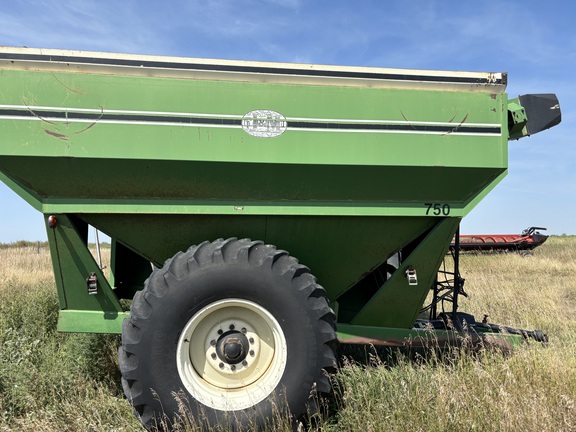 1996 J&M J&M 750-14 Grain Cart