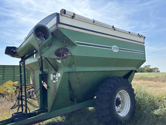 1996 J&M J&M 750-14 Grain Cart