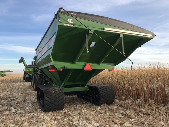 2019 J&M 1522X Grain Cart