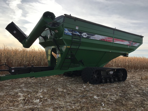 2019 J&M 1522X Grain Cart