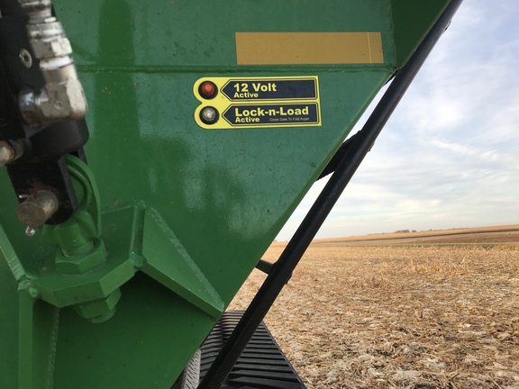 2019 J&M 1522X Grain Cart